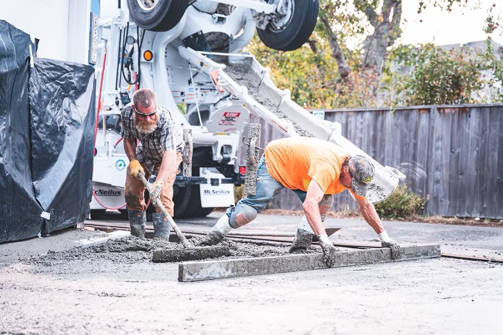 Portal crew working on a Seattle concrete pour